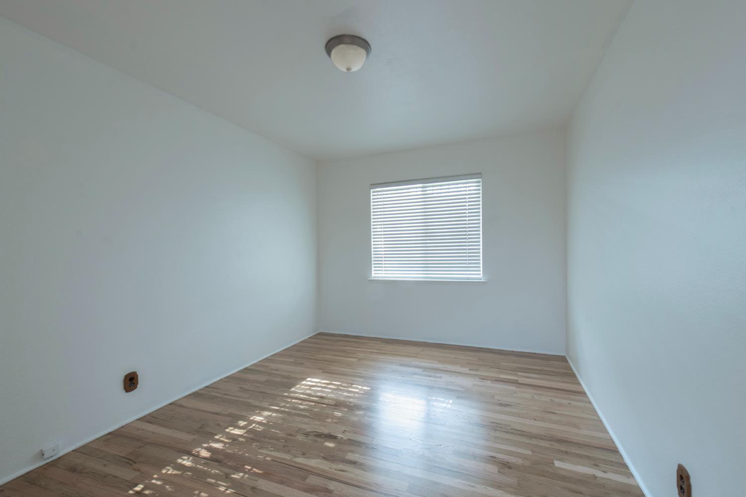 3086 E Holland Ave, Fresno, CA 93726