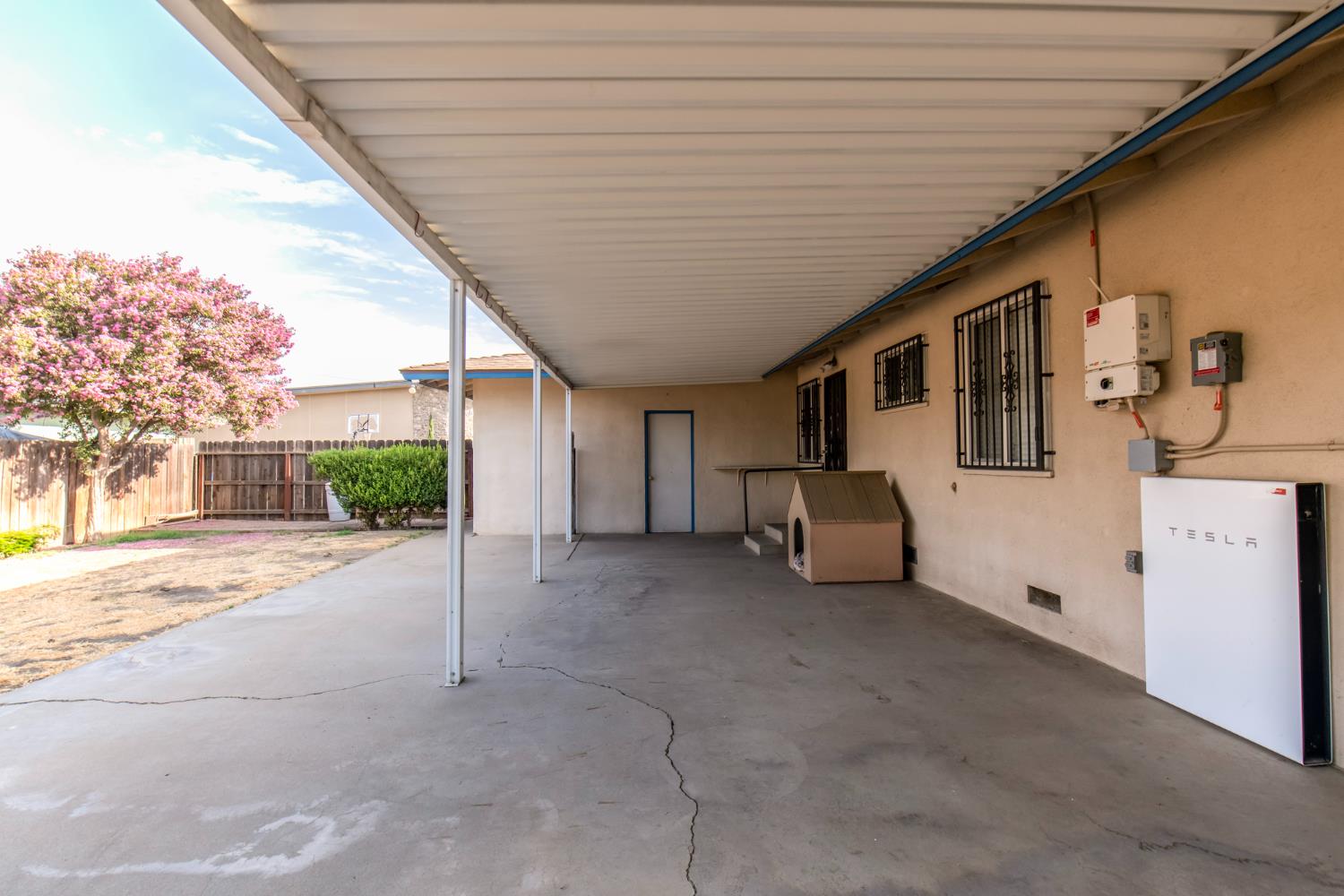 3086 E Holland Ave, Fresno, CA 93726