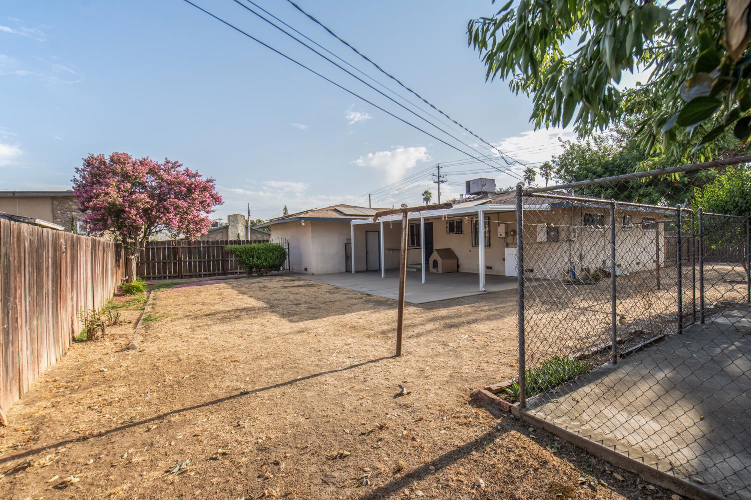 3086 E Holland Ave, Fresno, CA 93726