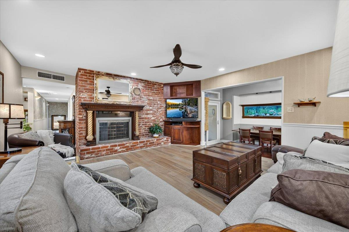 6192 N Fruit Ave, Fresno, CA 93711