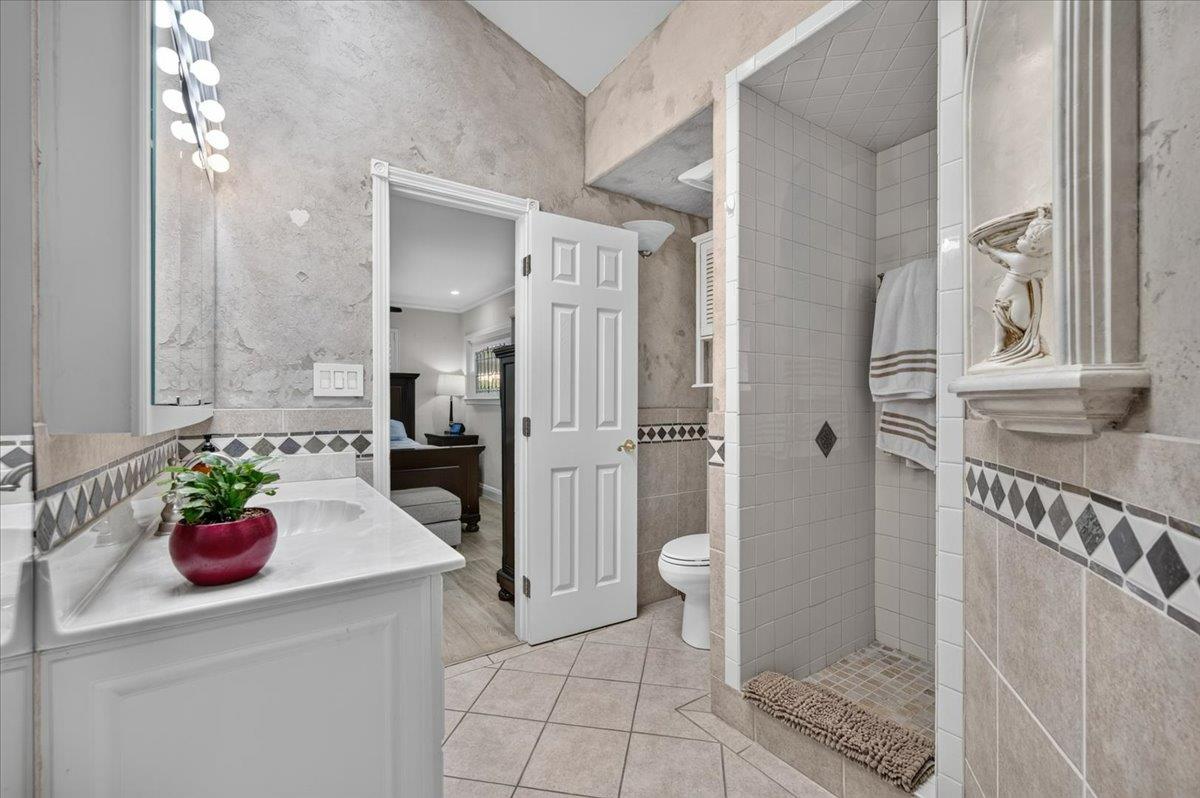 6192 N Fruit Ave, Fresno, CA 93711