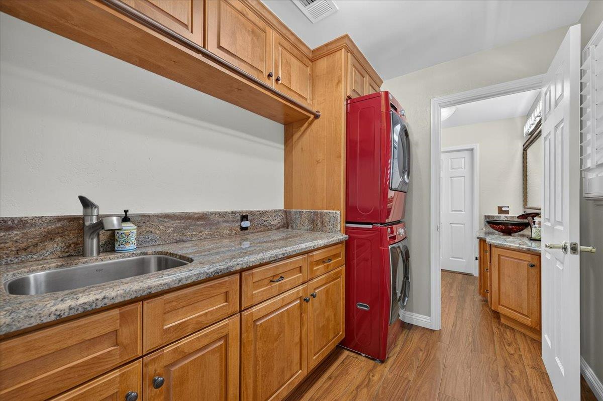 6192 N Fruit Ave, Fresno, CA 93711