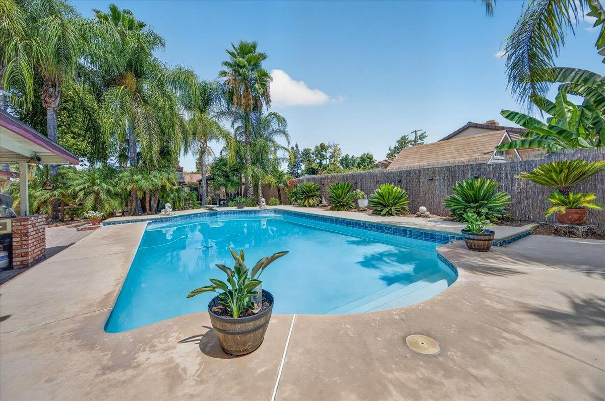 6192 N Fruit Ave, Fresno, CA 93711