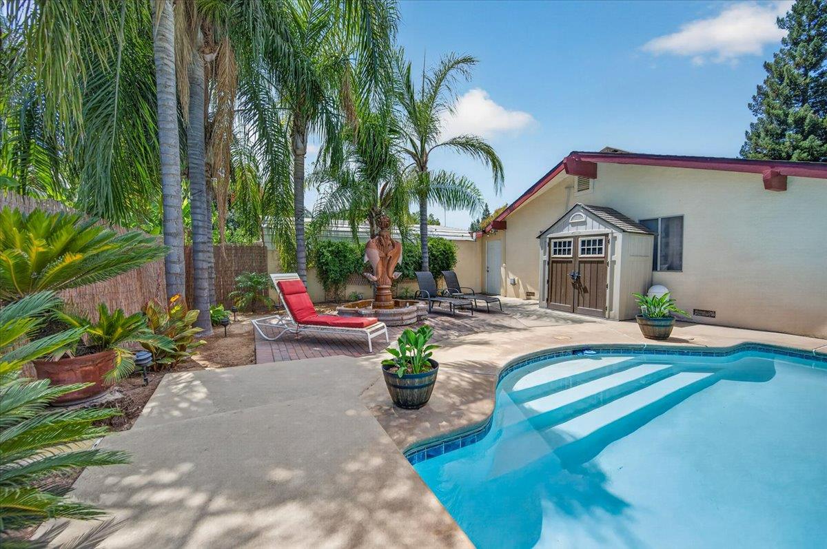 6192 N Fruit Ave, Fresno, CA 93711