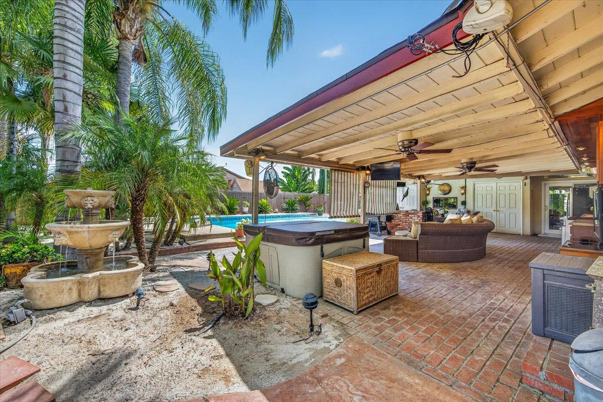 6192 N Fruit Ave, Fresno, CA 93711