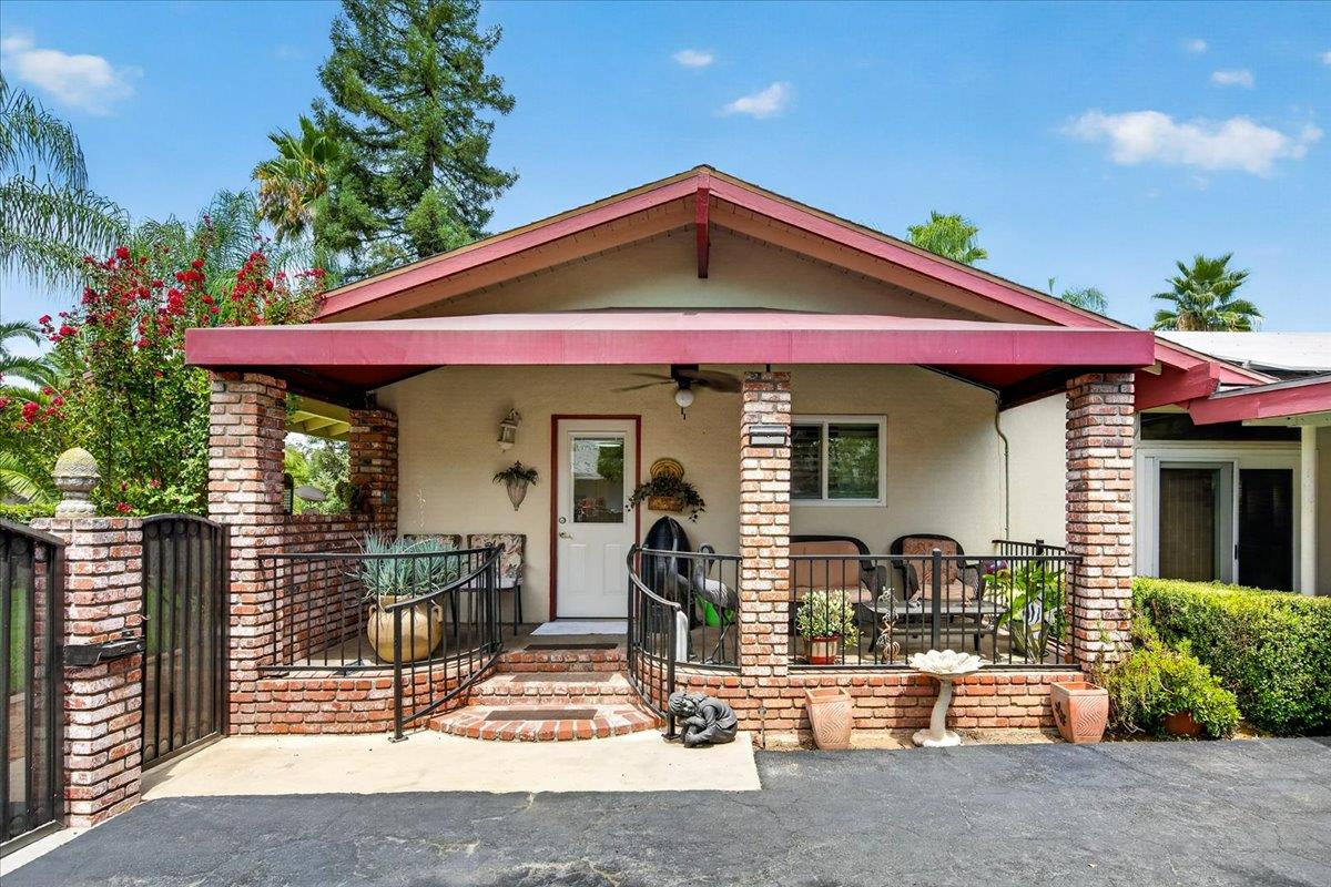 6192 N Fruit Ave, Fresno, CA 93711