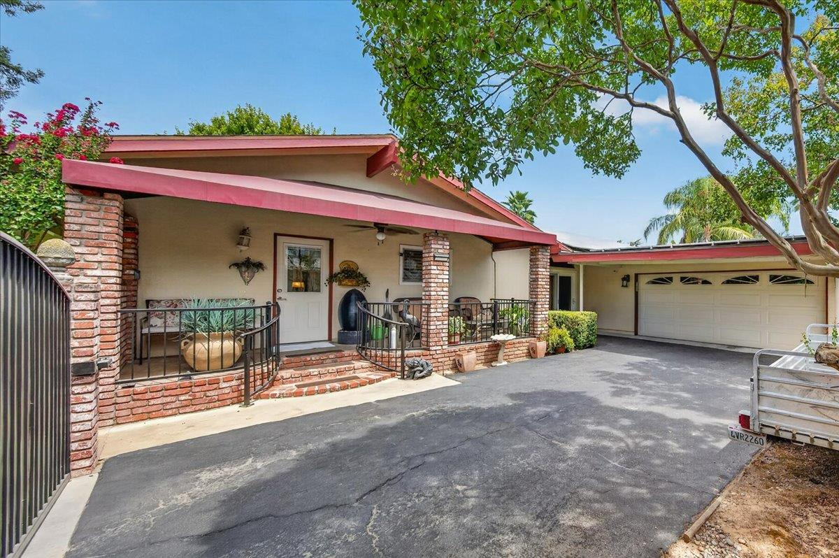 6192 N Fruit Ave, Fresno, CA 93711