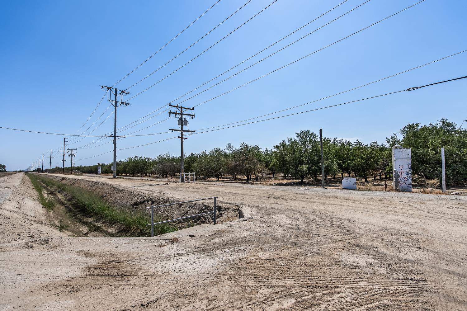12002 Ave 184, Tulare, CA 93274
