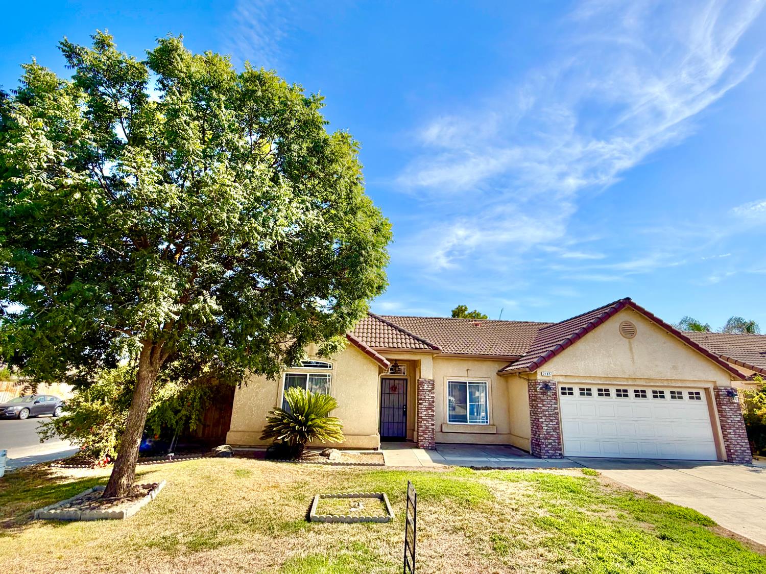 2105 Charlie Chambers Dr, Hanford, CA 93230