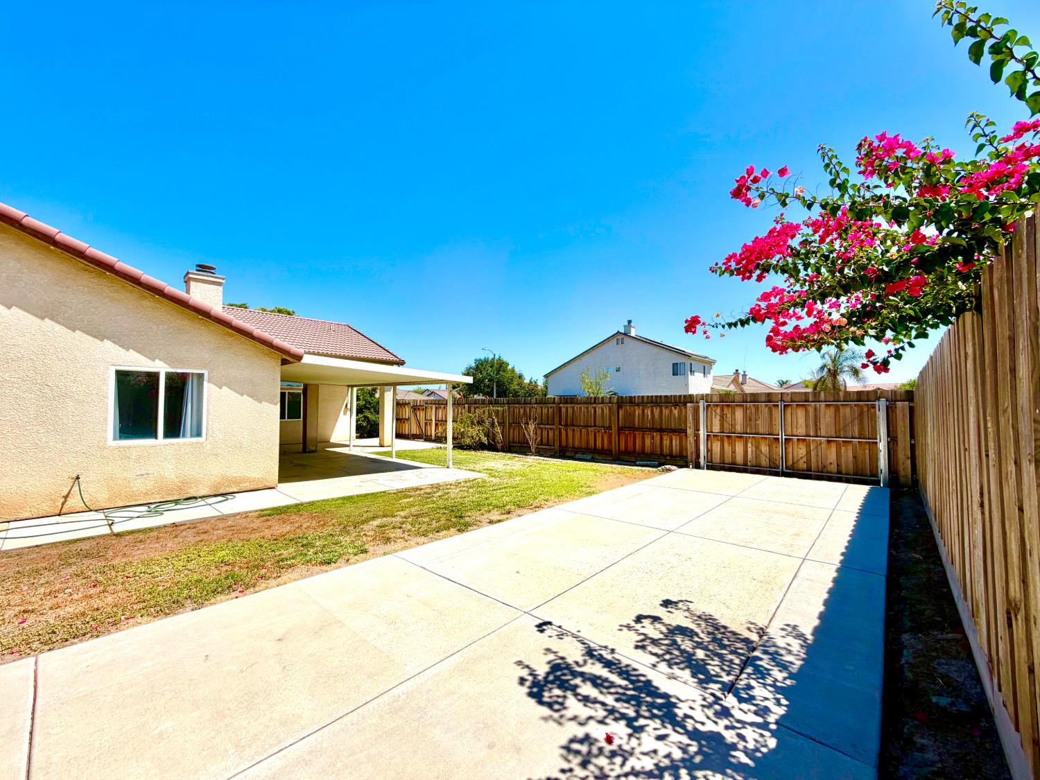 2105 Charlie Chambers Dr, Hanford, CA 93230
