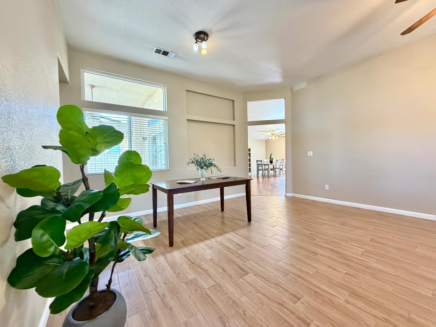 2105 Charlie Chambers Dr, Hanford, CA 93230