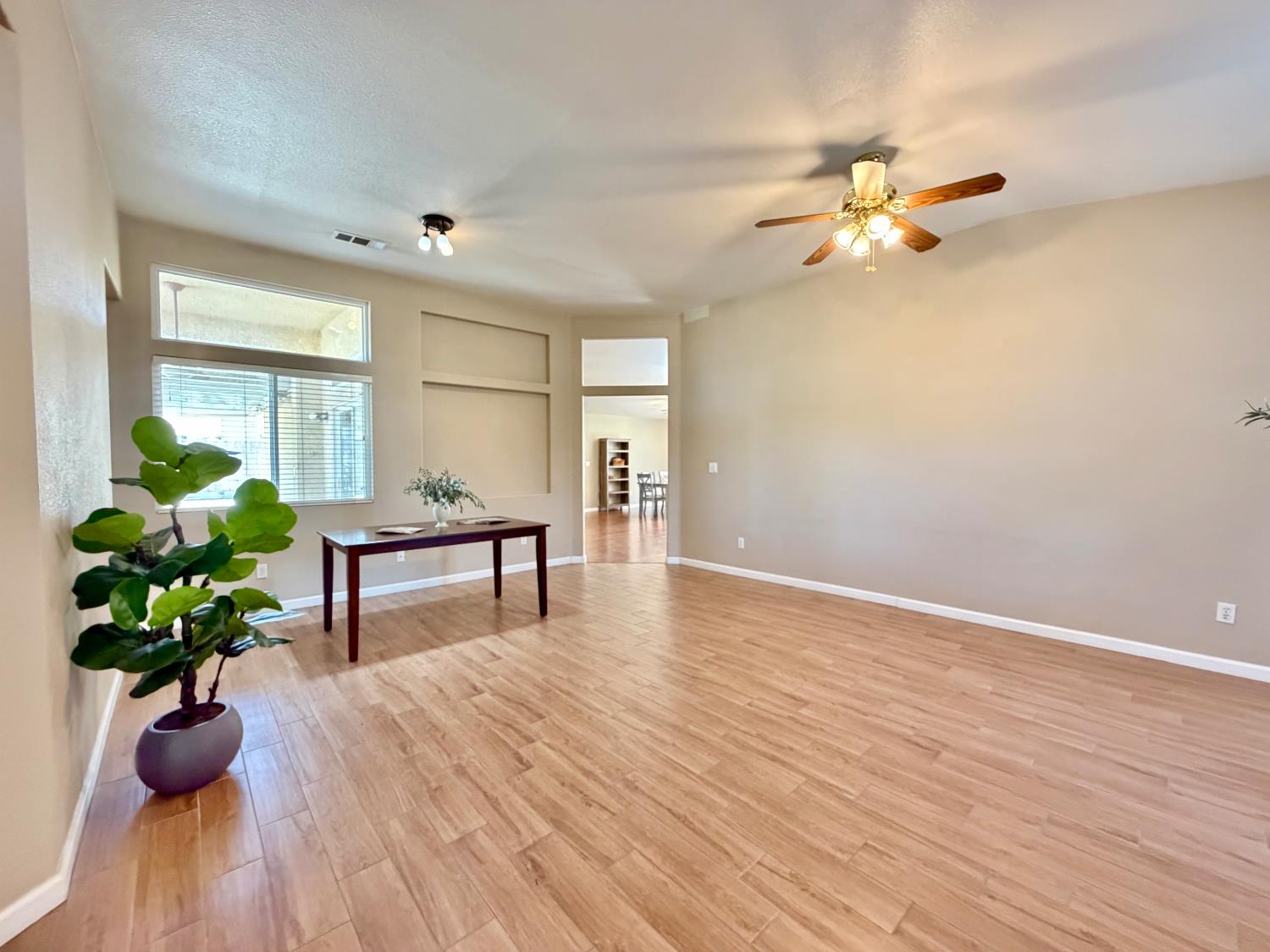 2105 Charlie Chambers Dr, Hanford, CA 93230