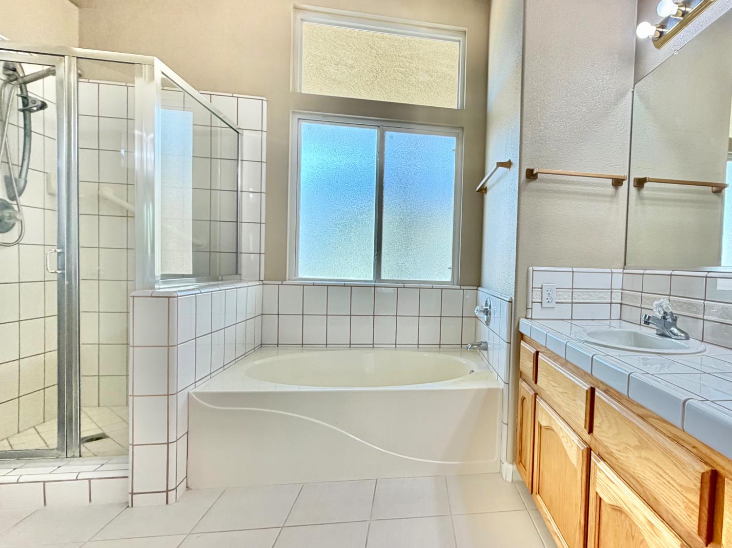 2105 Charlie Chambers Dr, Hanford, CA 93230