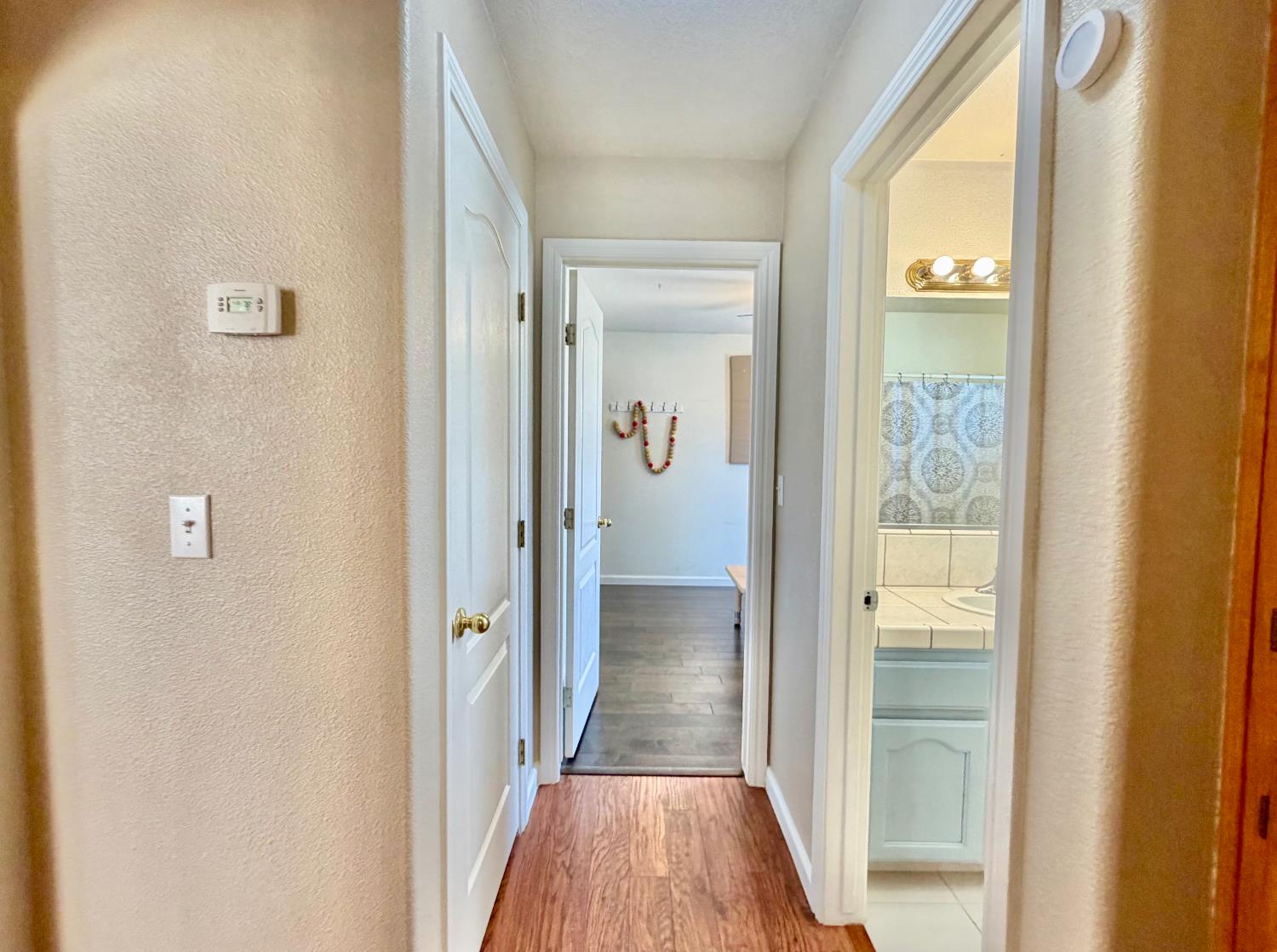 2105 Charlie Chambers Dr, Hanford, CA 93230