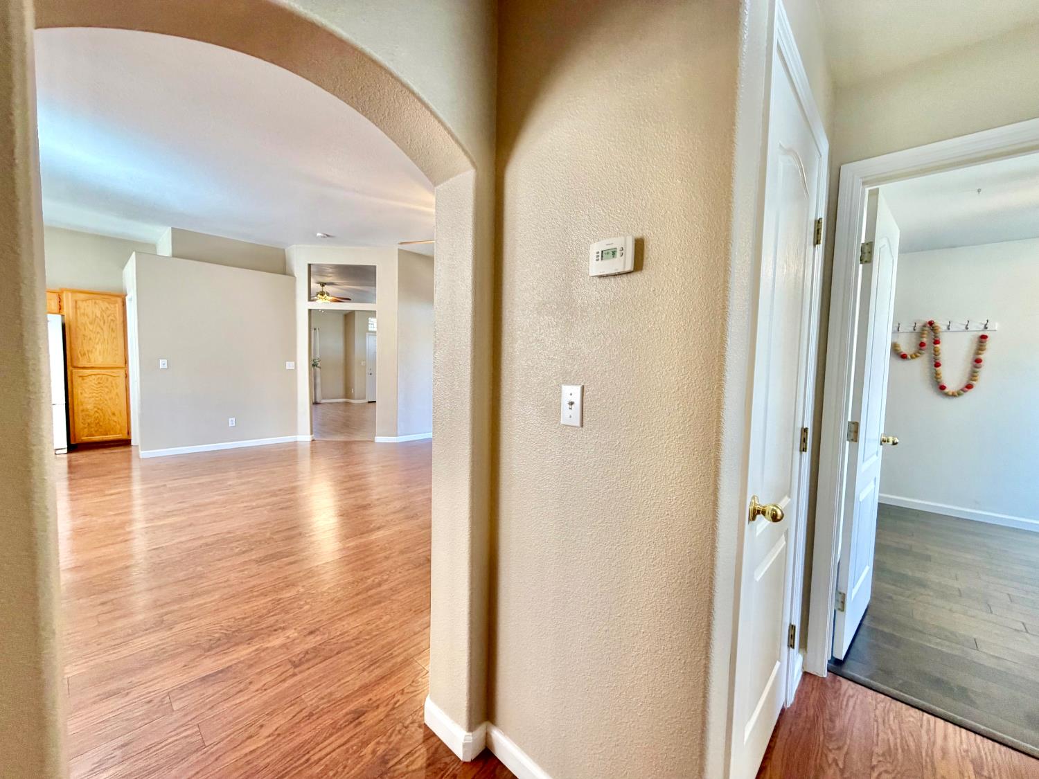 2105 Charlie Chambers Dr, Hanford, CA 93230