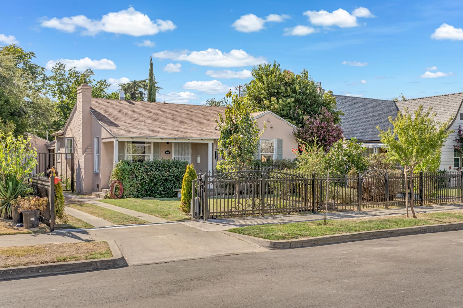 805 N Adoline Ave, Fresno, CA 93728