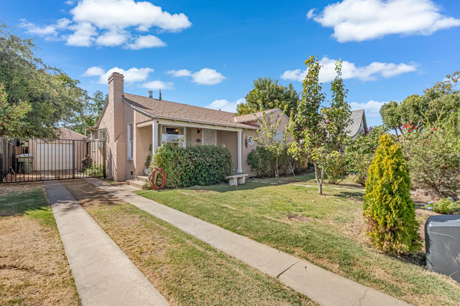 805 N Adoline Ave, Fresno, CA 93728