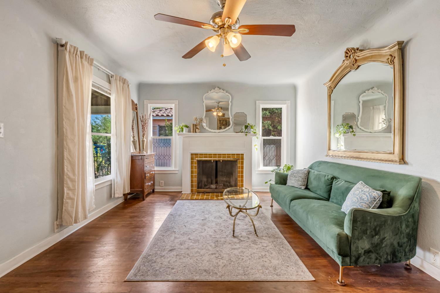 805 N Adoline Ave, Fresno, CA 93728