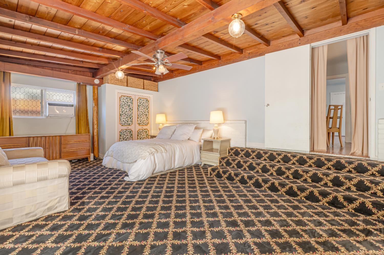 805 N Adoline Ave, Fresno, CA 93728