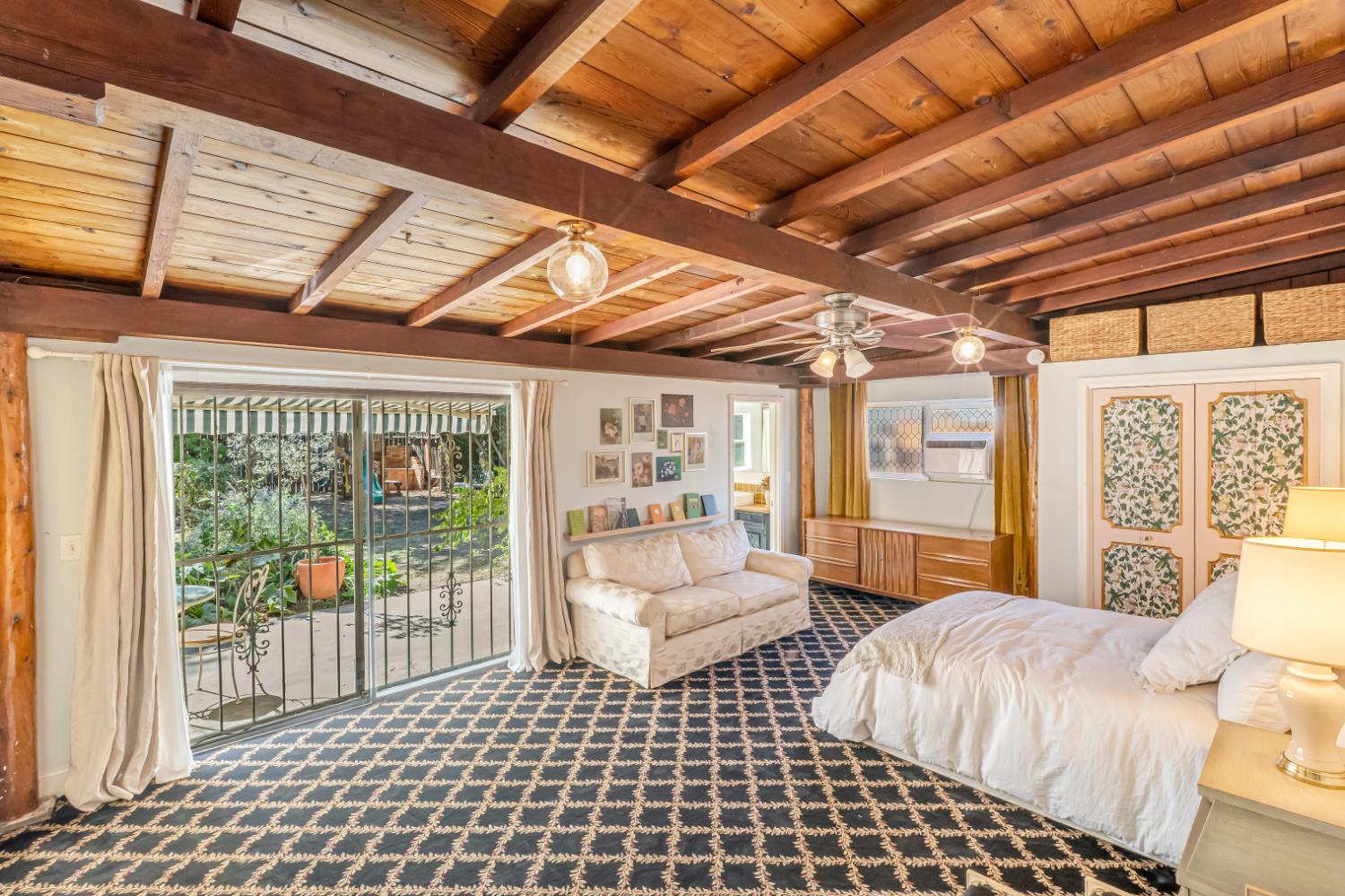 805 N Adoline Ave, Fresno, CA 93728