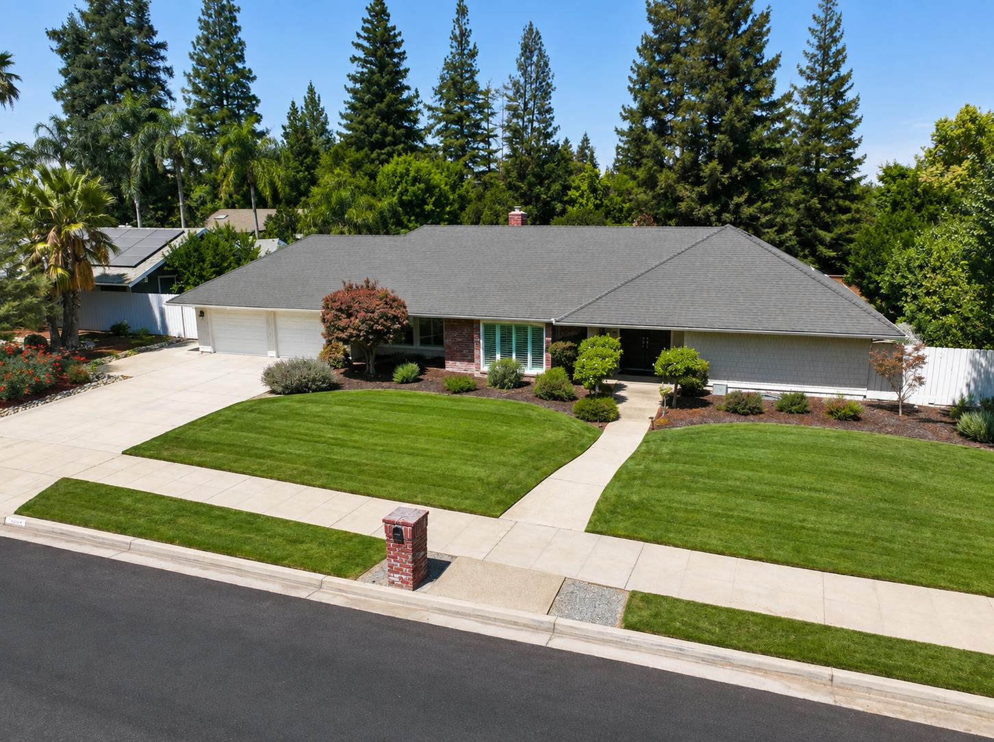 3230 W Alluvial Ave, Fresno, CA 93711