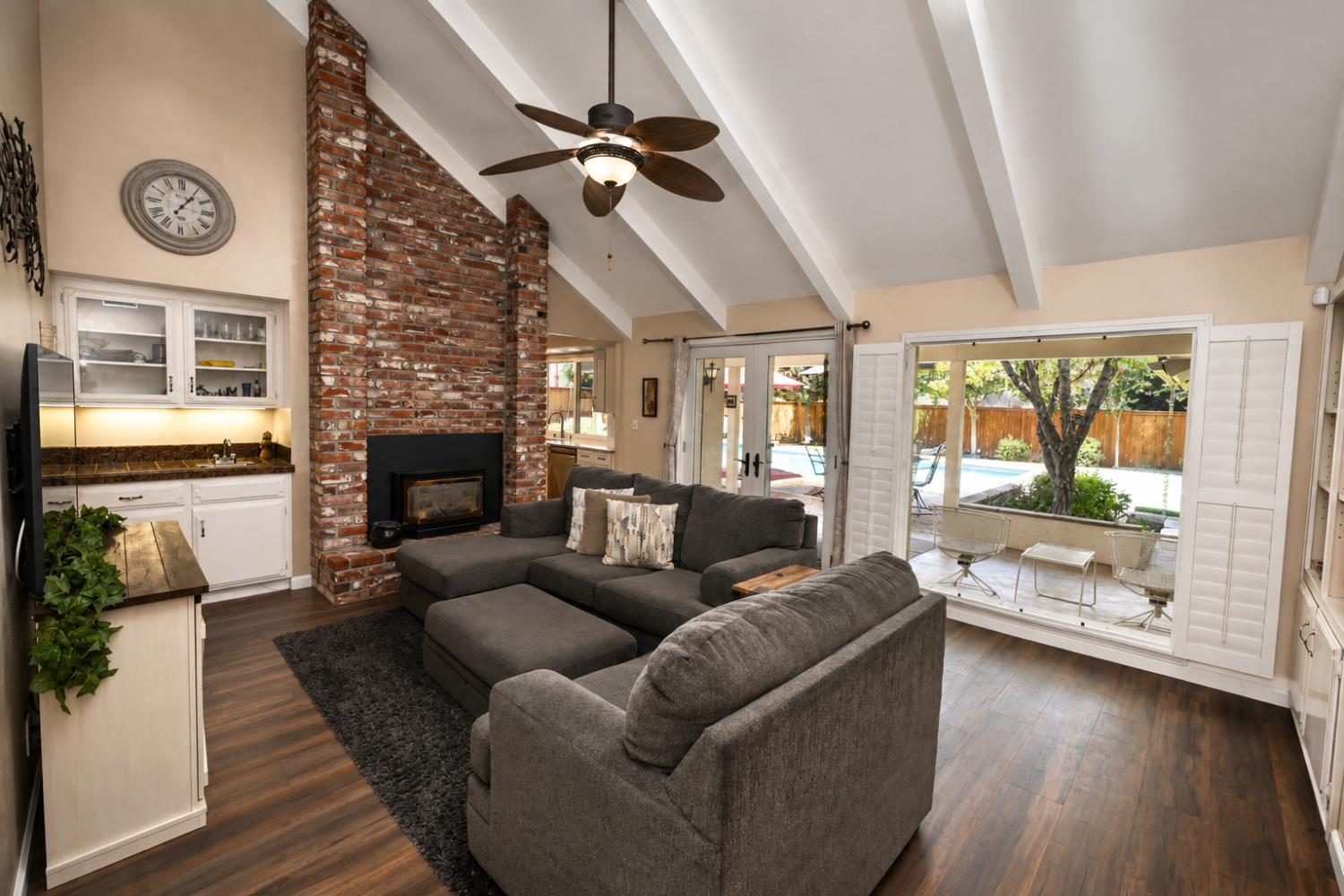 3230 W Alluvial Ave, Fresno, CA 93711