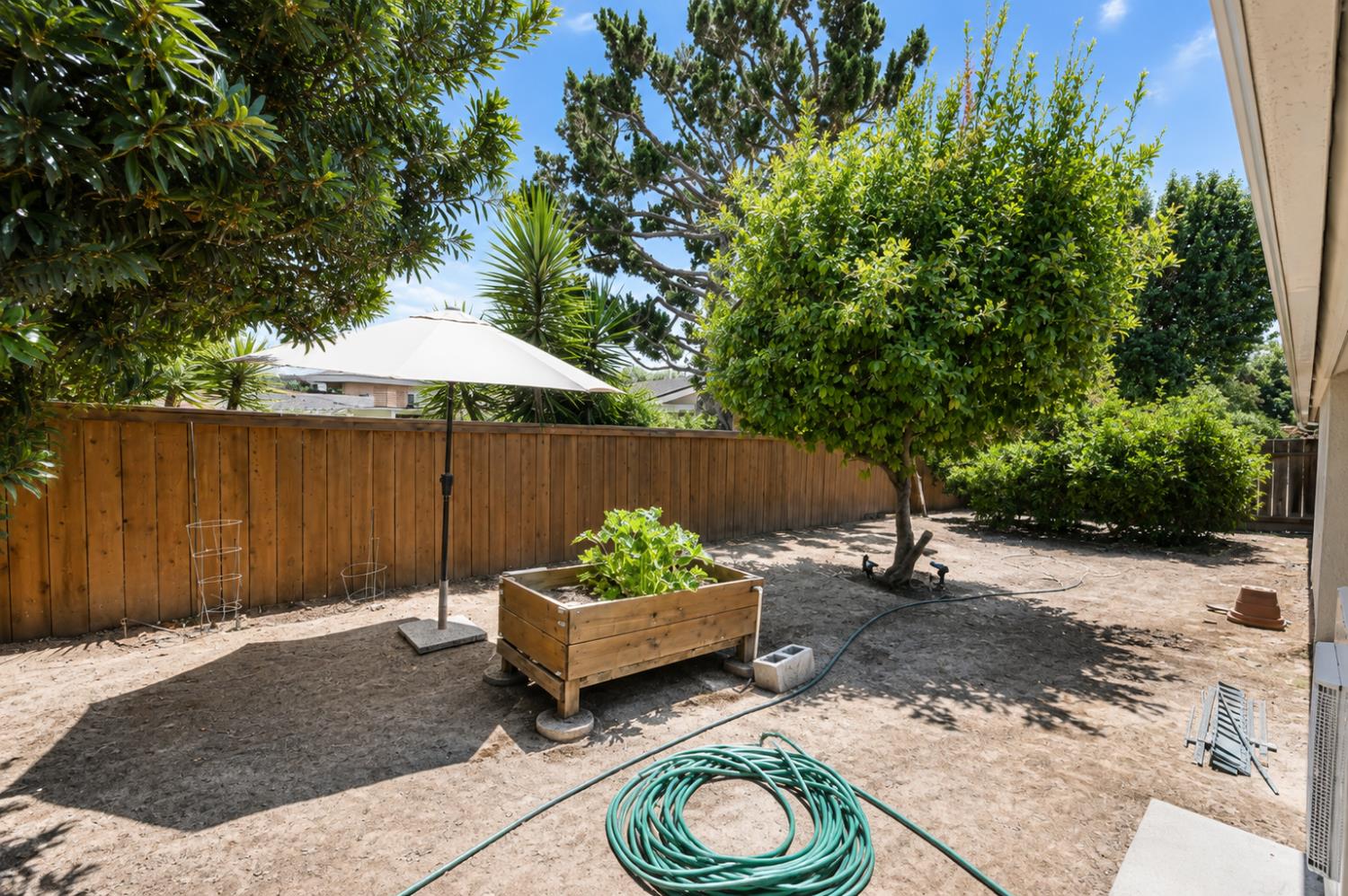 3230 W Alluvial Ave, Fresno, CA 93711