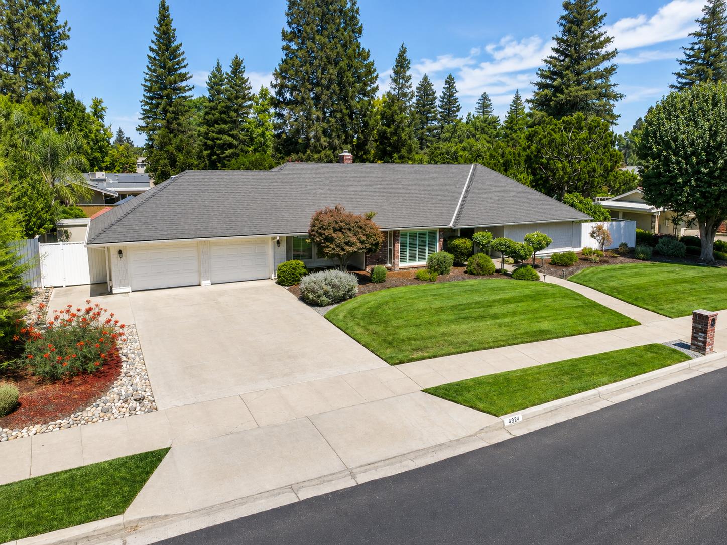 3230 W Alluvial Ave, Fresno, CA 93711
