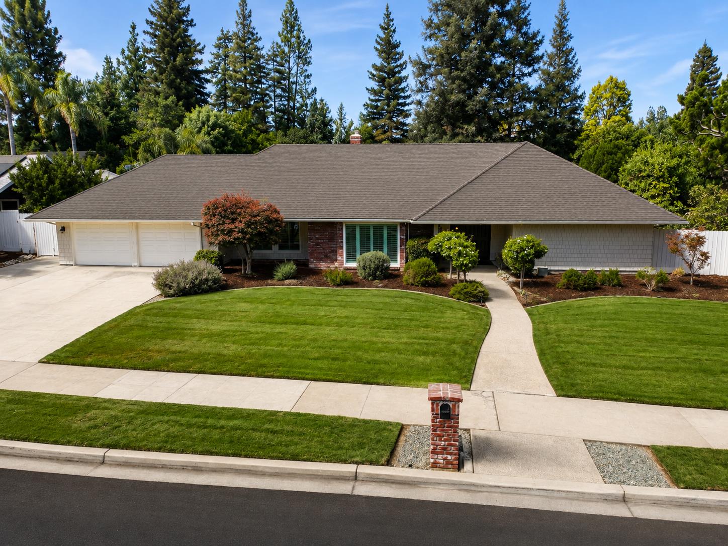 3230 W Alluvial Ave, Fresno, CA 93711