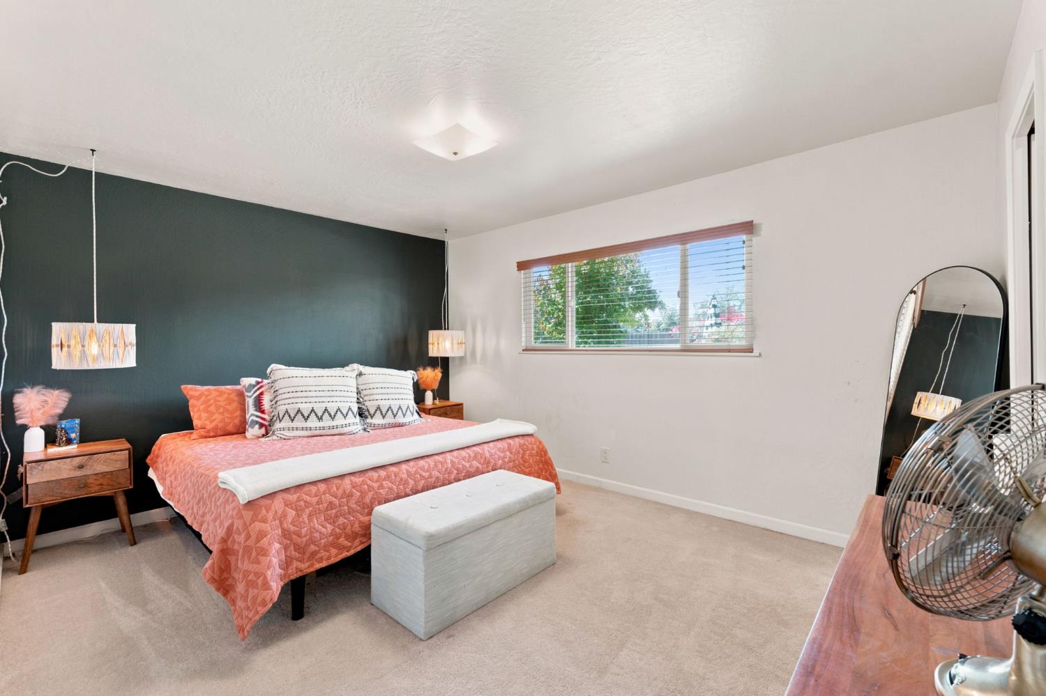 1038 E Vartikian Ave, Fresno, CA 93710