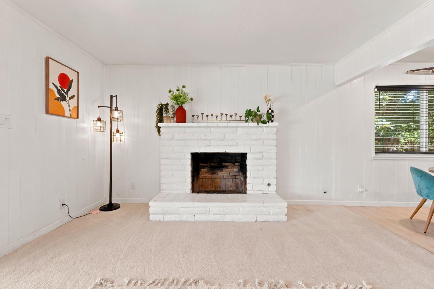 1038 E Vartikian Ave, Fresno, CA 93710