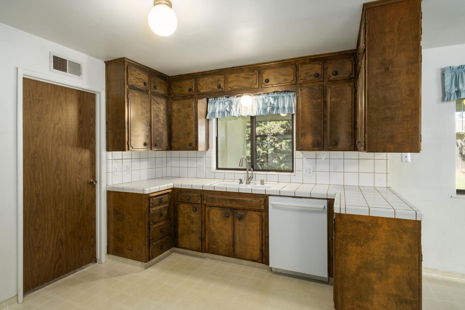 6697 N Teilman Ave, Fresno, CA 93711
