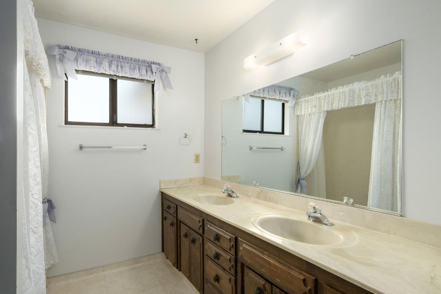 6697 N Teilman Ave, Fresno, CA 93711
