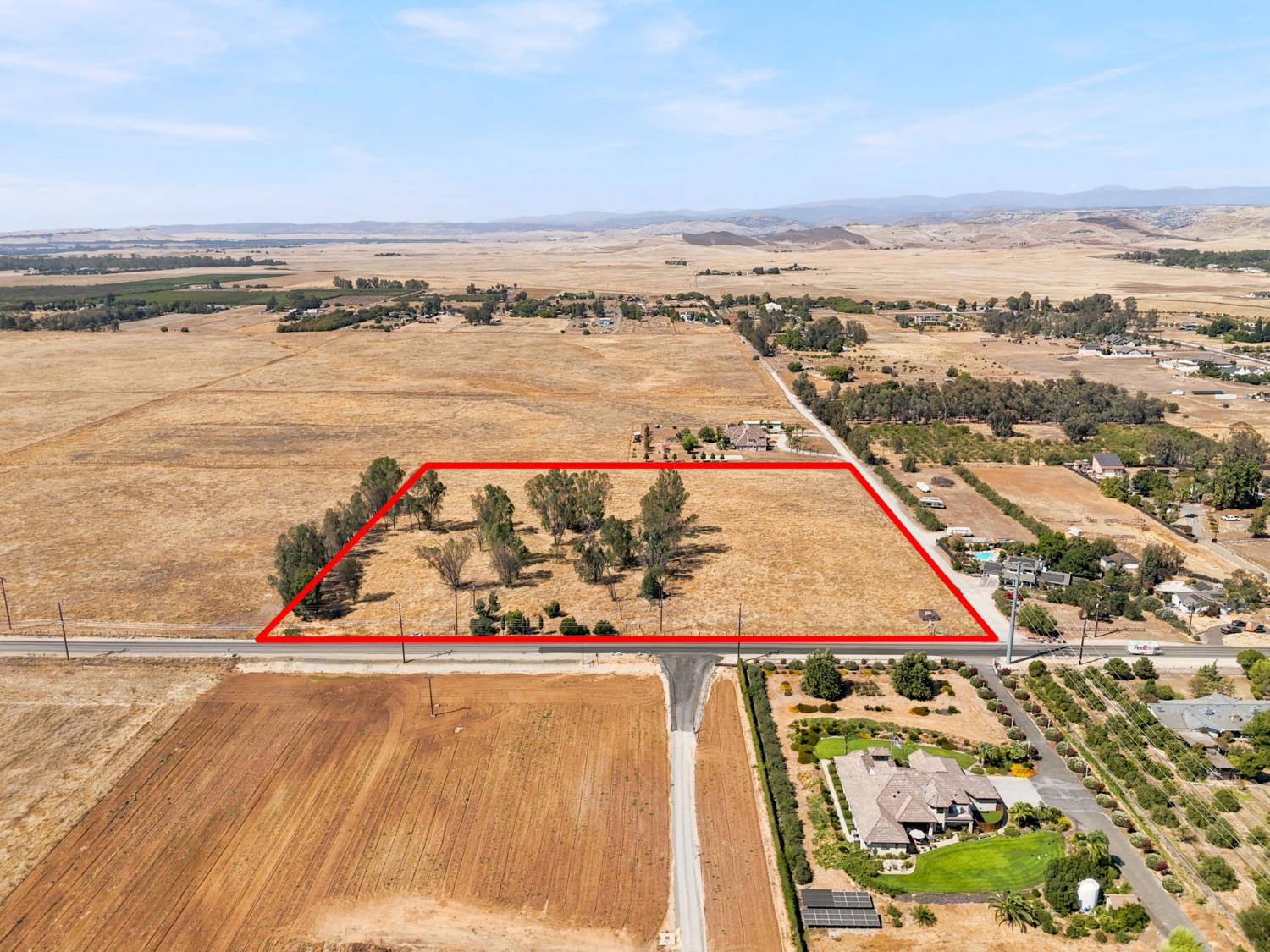 4890 E Copper Ave, Clovis, CA 93619