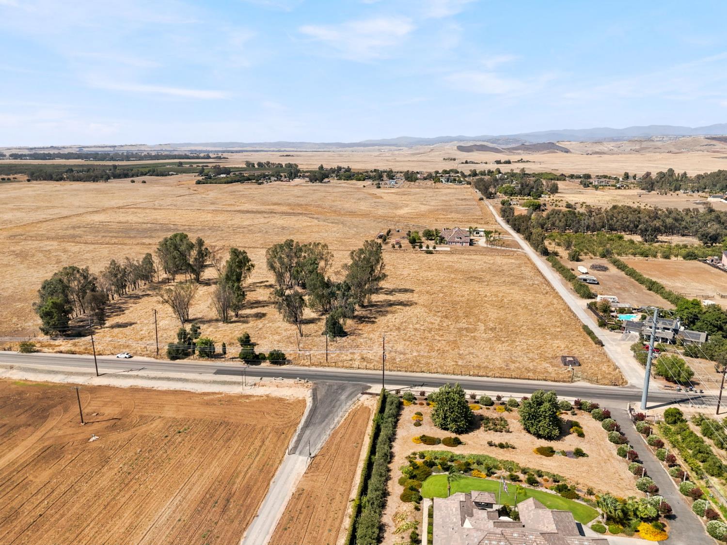 4890 E Copper Ave, Clovis, CA 93619