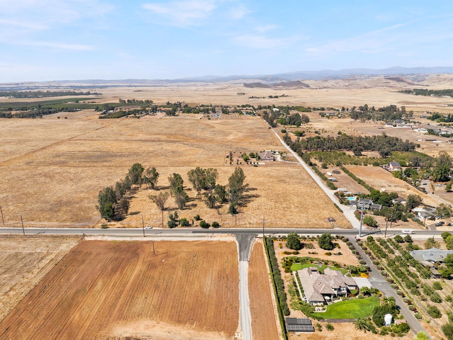 4890 E Copper Ave, Clovis, CA 93619