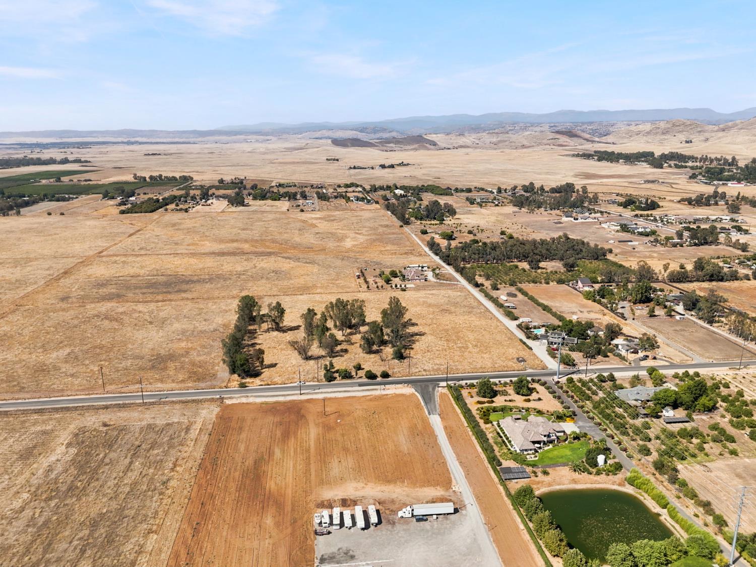 4890 E Copper Ave, Clovis, CA 93619