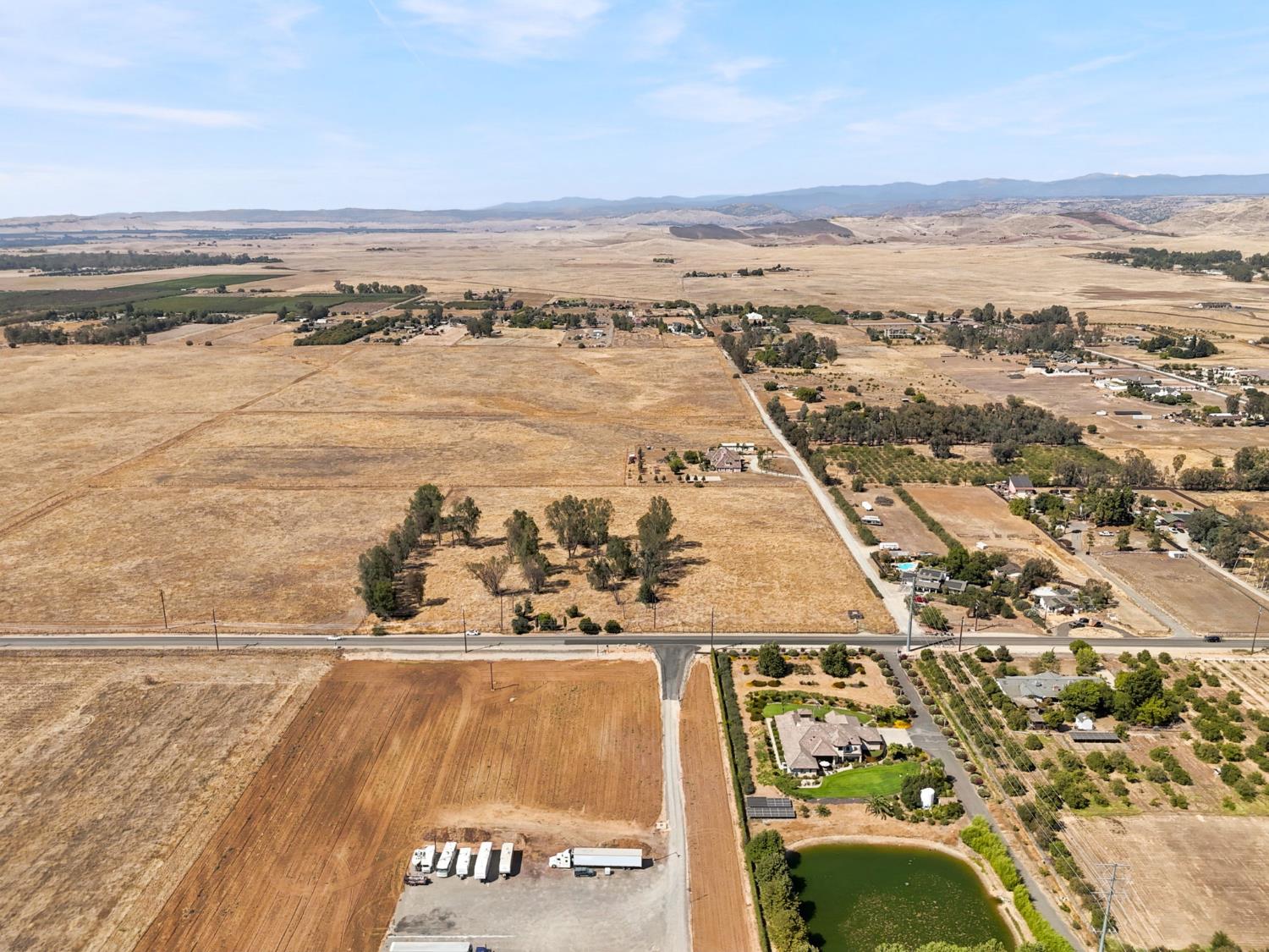 4890 E Copper Ave, Clovis, CA 93619