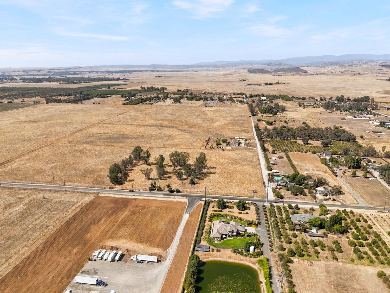 4890 E Copper Ave, Clovis, CA 93619