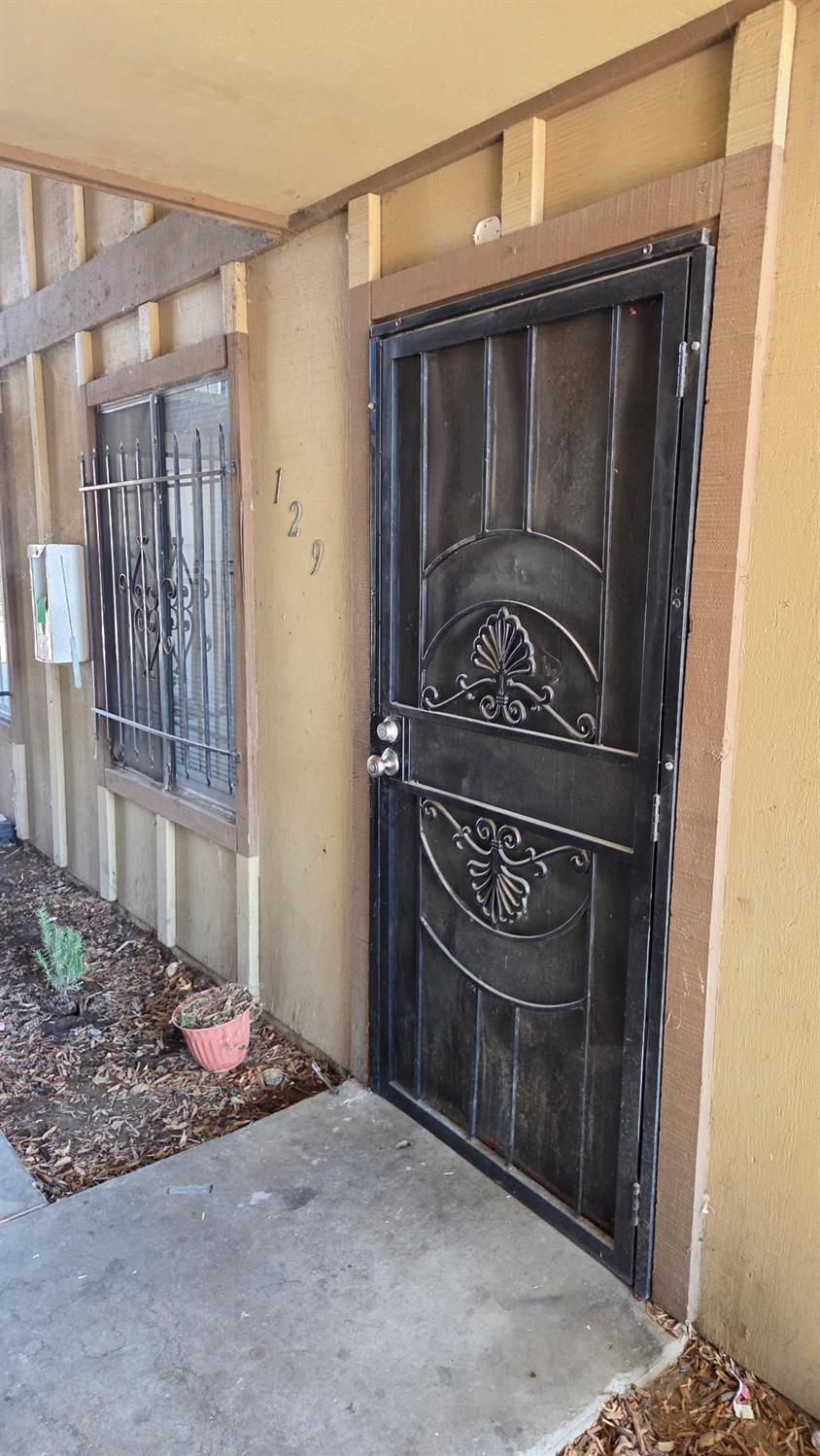 1221 N Peach Ave #129, Fresno, CA 93727