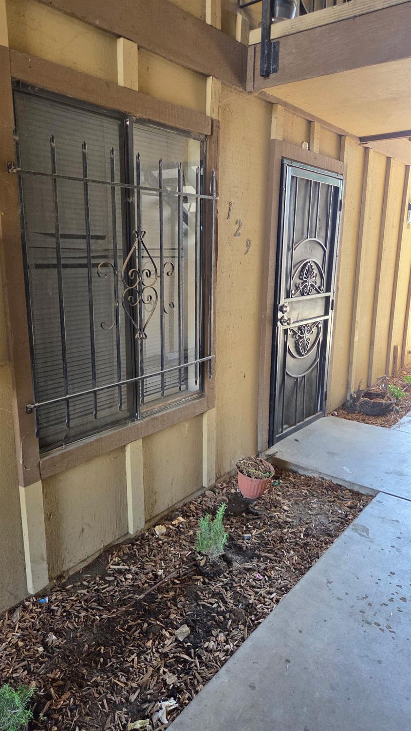 1221 N Peach Ave #129, Fresno, CA 93727