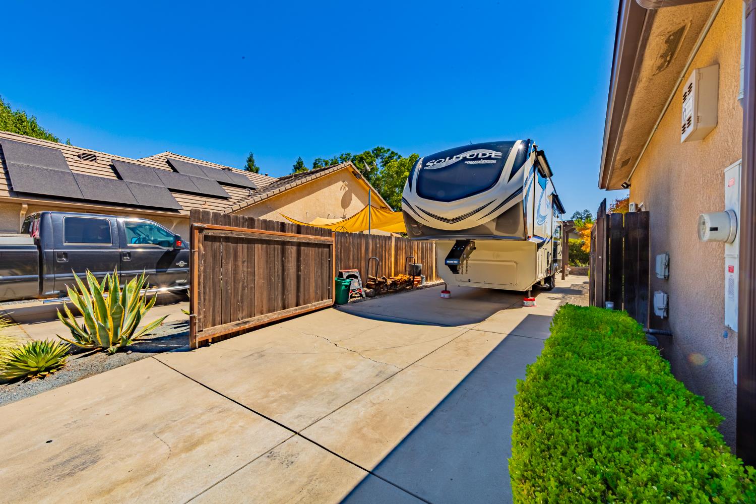 1283 Coventry Ave, Clovis, CA 93611