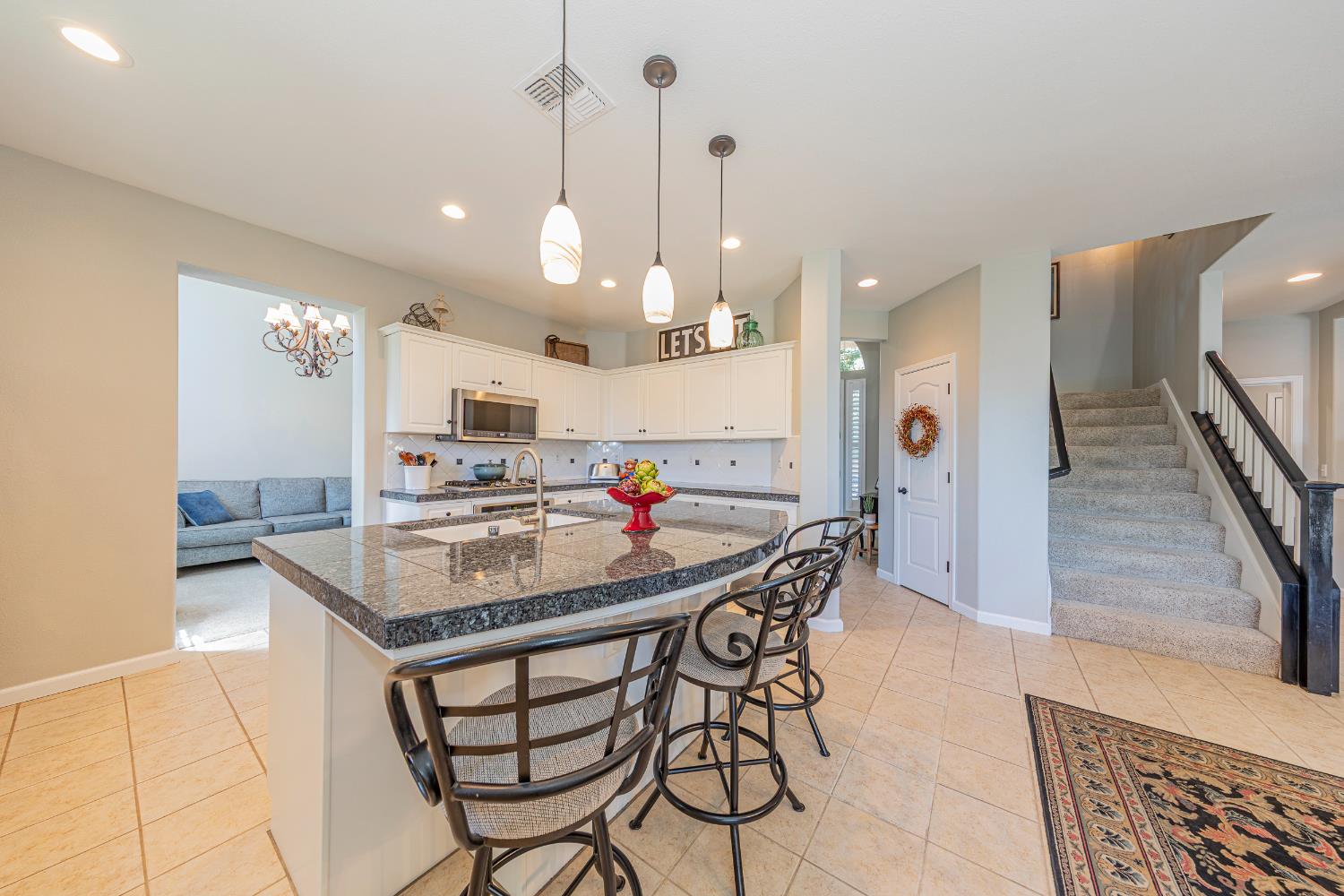 1283 Coventry Ave, Clovis, CA 93611