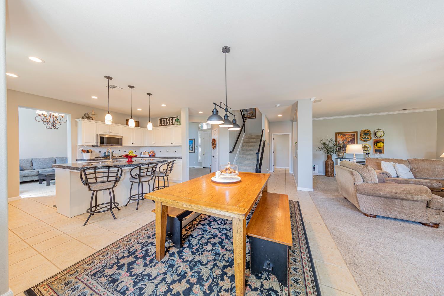 1283 Coventry Ave, Clovis, CA 93611
