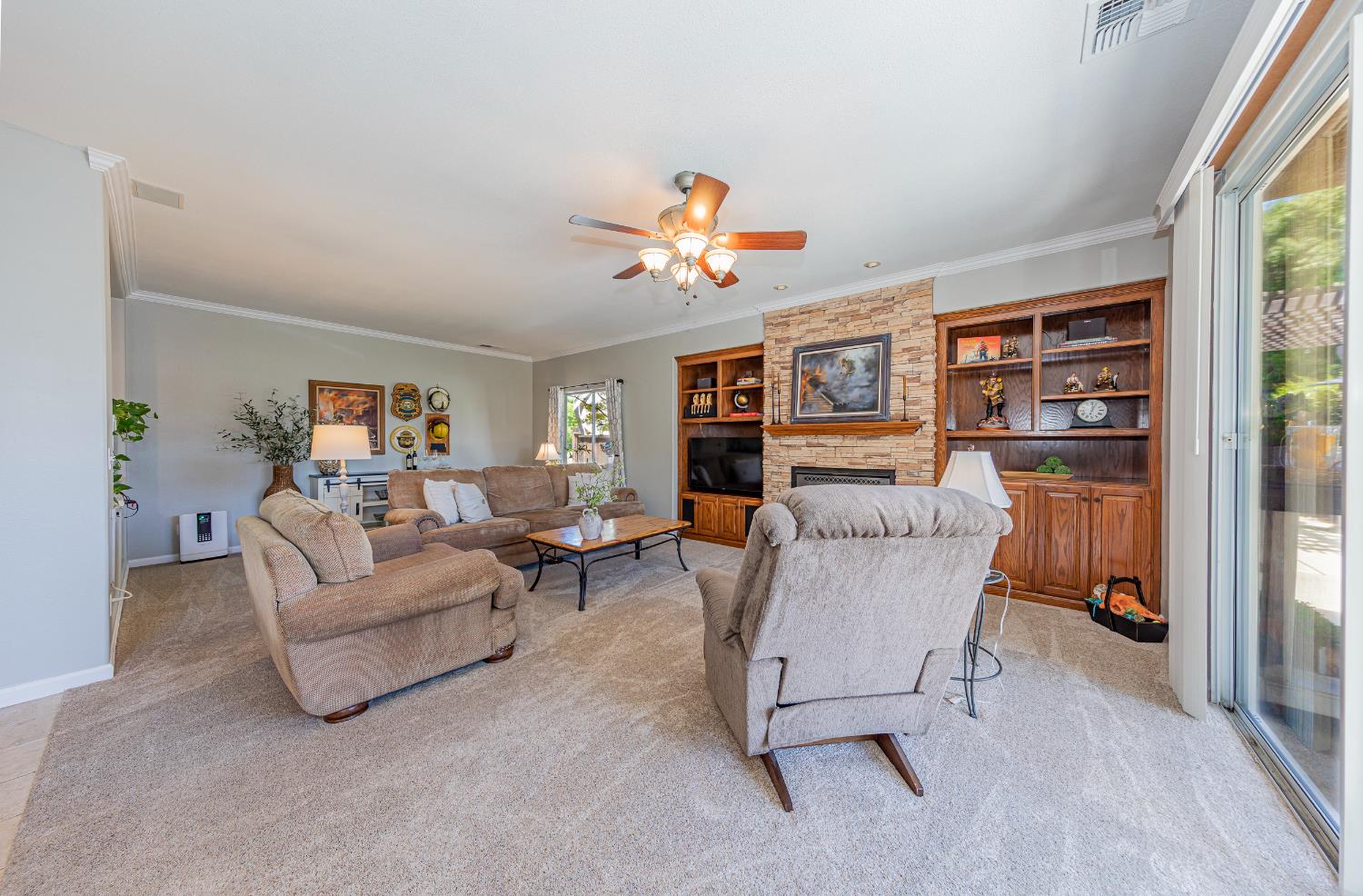 1283 Coventry Ave, Clovis, CA 93611