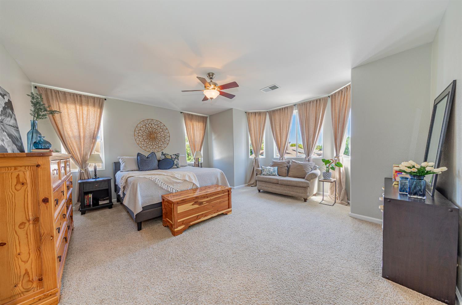 1283 Coventry Ave, Clovis, CA 93611