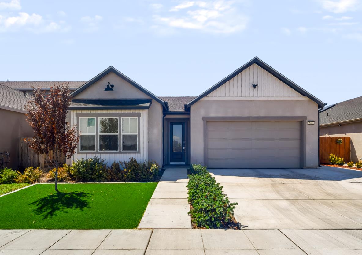 2642 Highland Ave, Clovis, CA 93619