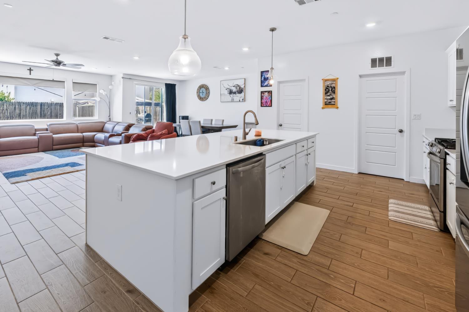 2642 Highland Ave, Clovis, CA 93619