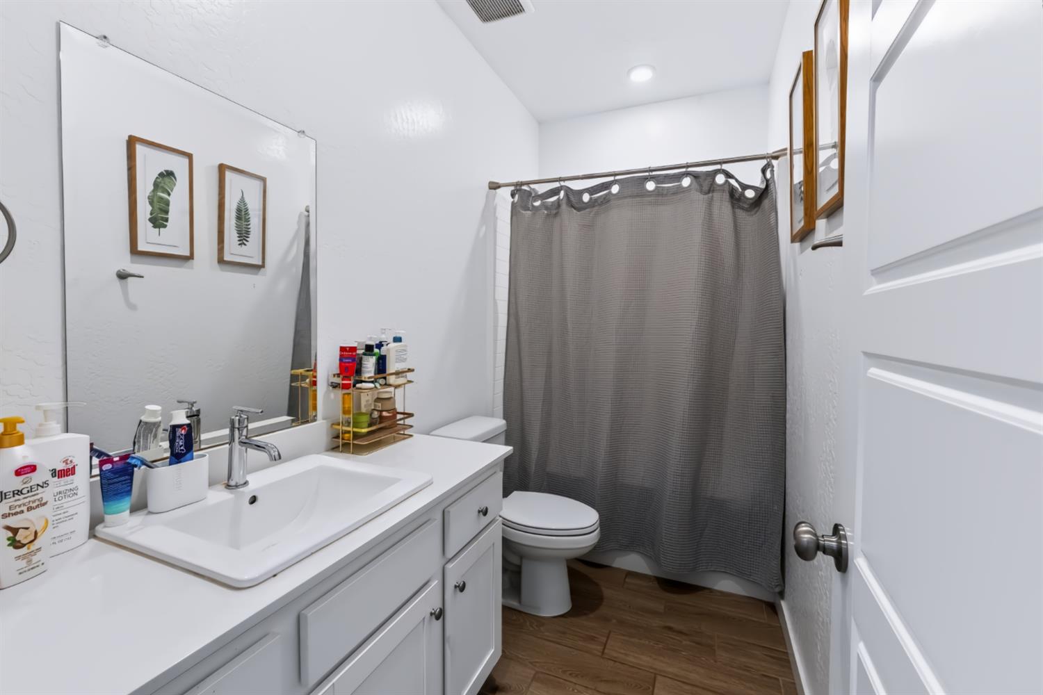 2642 Highland Ave, Clovis, CA 93619