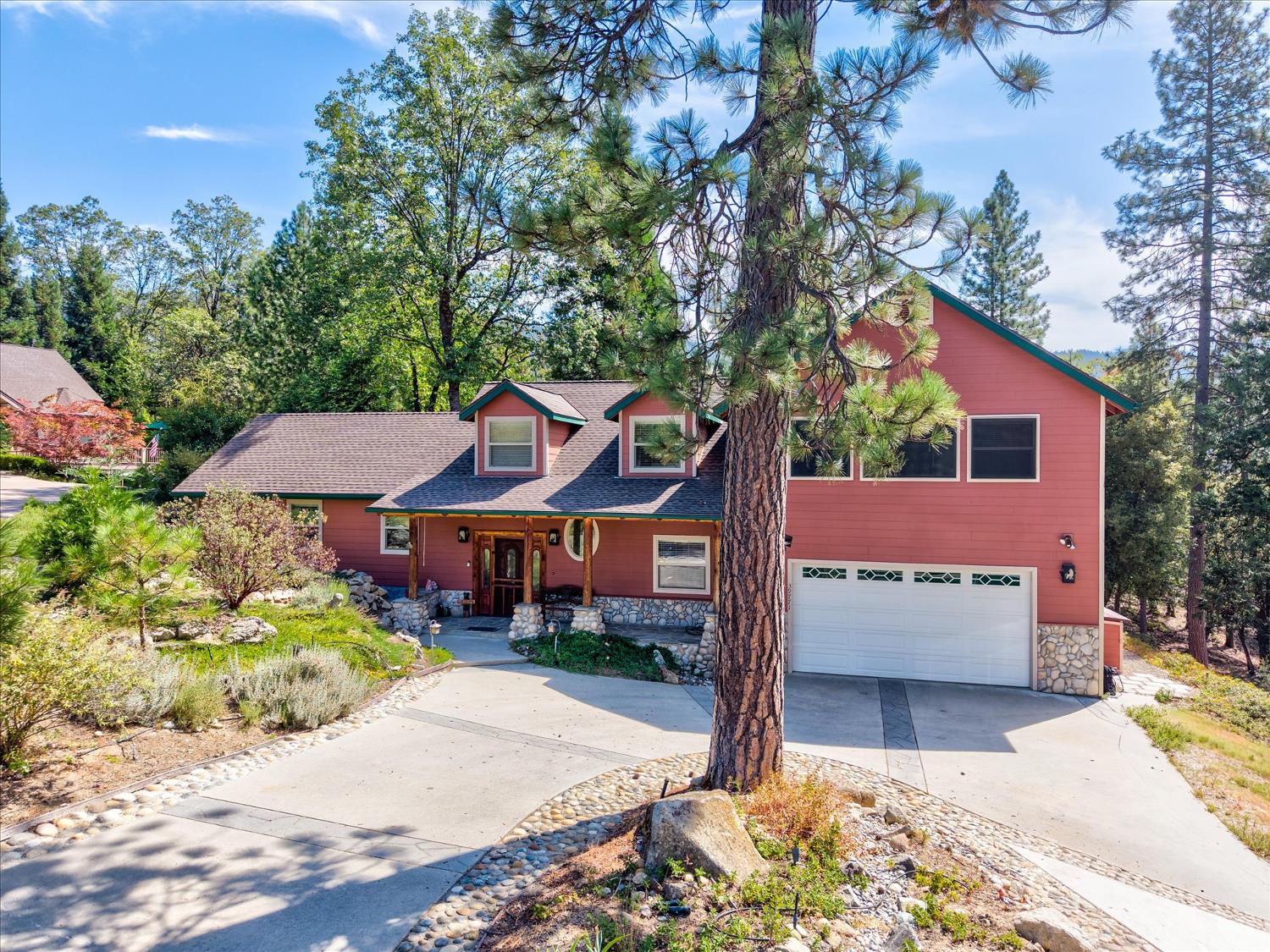 39771 Cedar Vista Cir S, Bass Lake, CA 93604